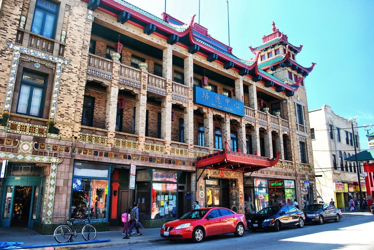 Pui tak center photo